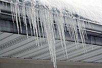 ice-dam-commercial-roof
